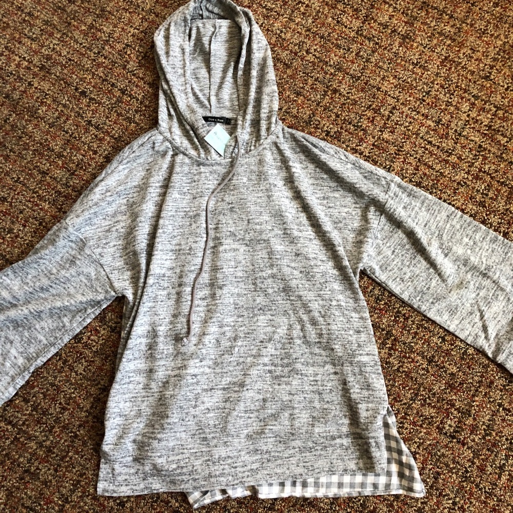 Doe and Rae light sweatshirt
